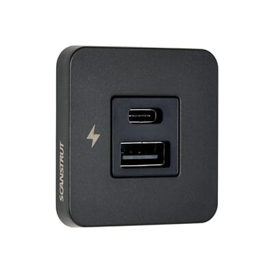 SC-TILE-10 USB-A USB-C Front 3.4 Hi-Res.jpg